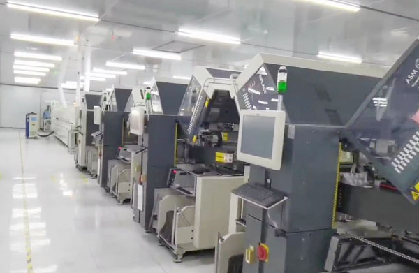 SMT設(shè)備車(chē)間 SMT設(shè)備車(chē)間